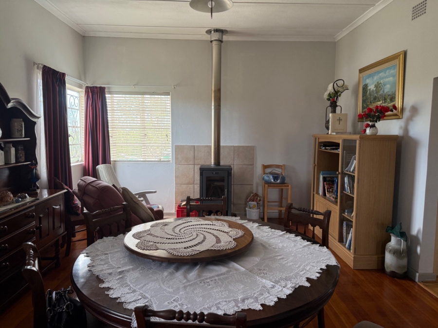5 Bedroom Property for Sale in Ladismith Western Cape